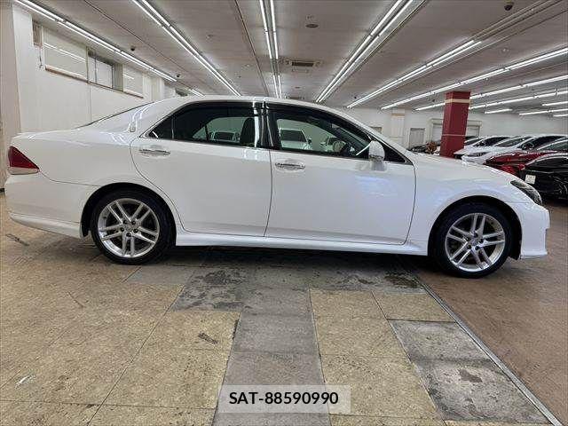 Toyota CROWN SEDAN 2012-03 8365265-17