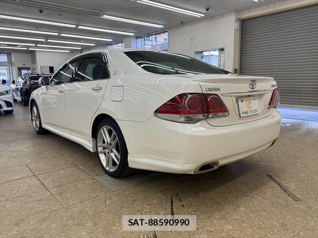 Toyota CROWN SEDAN 2012-03 8365265-20