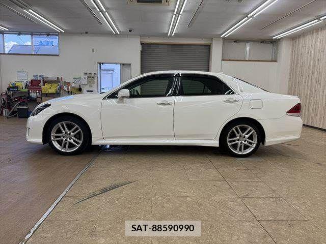 Toyota CROWN SEDAN 2012-03 8365265-21