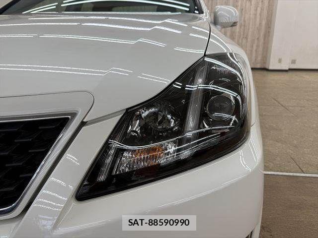 Toyota CROWN SEDAN 2012-03 8365265-22