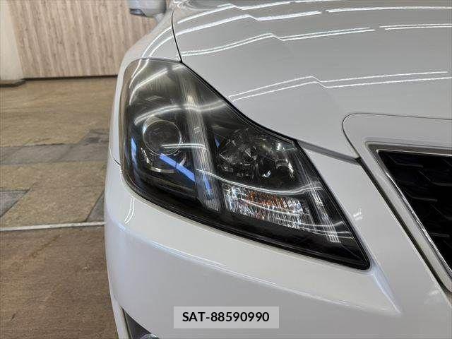 Toyota CROWN SEDAN 2012-03 8365265-24