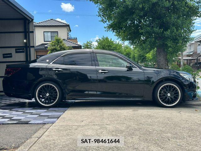 Toyota CROWN SEDAN 2013-06 8365266-11