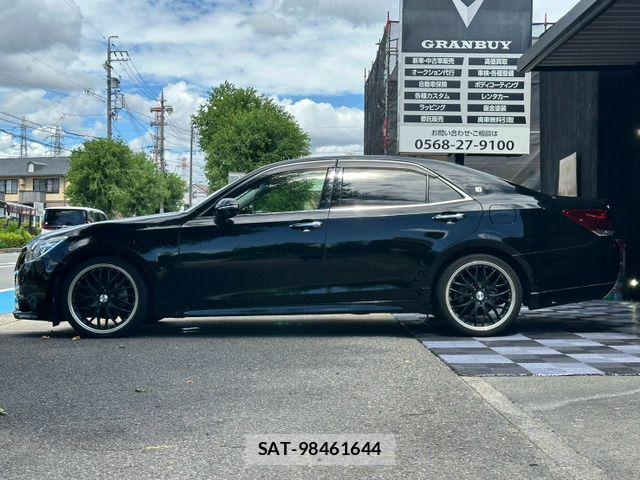 Toyota CROWN SEDAN 2013-06 8365266-12