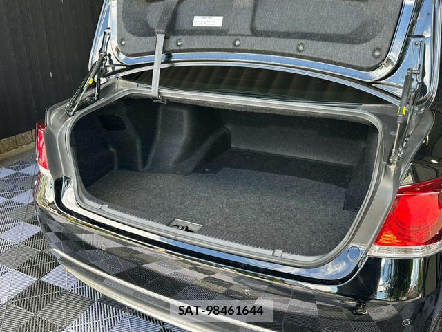 Toyota CROWN SEDAN 2013-06 8365266-15