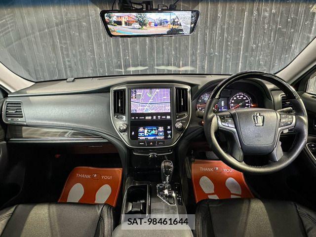 Toyota CROWN SEDAN 2013-06 8365266-4
