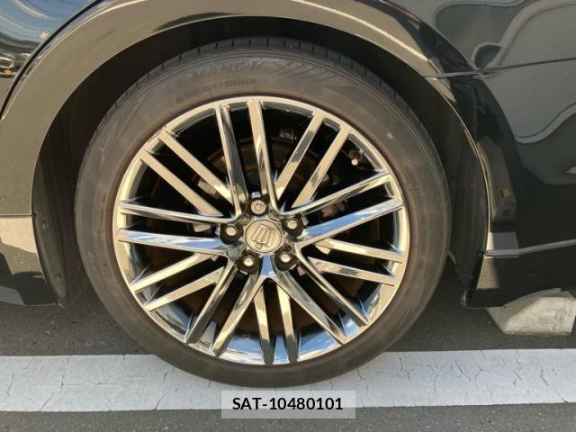 Toyota CROWN SEDAN 2013-02 8411781-9