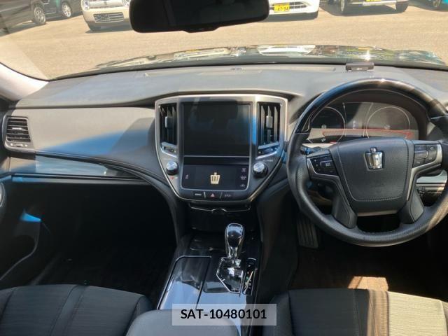 Toyota CROWN SEDAN 2013-02 8411781-12