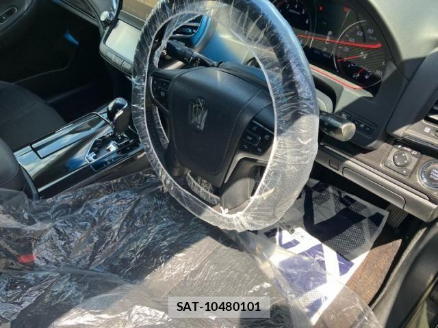 Toyota CROWN SEDAN 2013-02 8411781-16