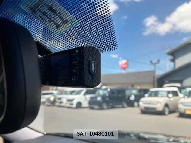 Toyota CROWN SEDAN 2013-02 8411781-25
