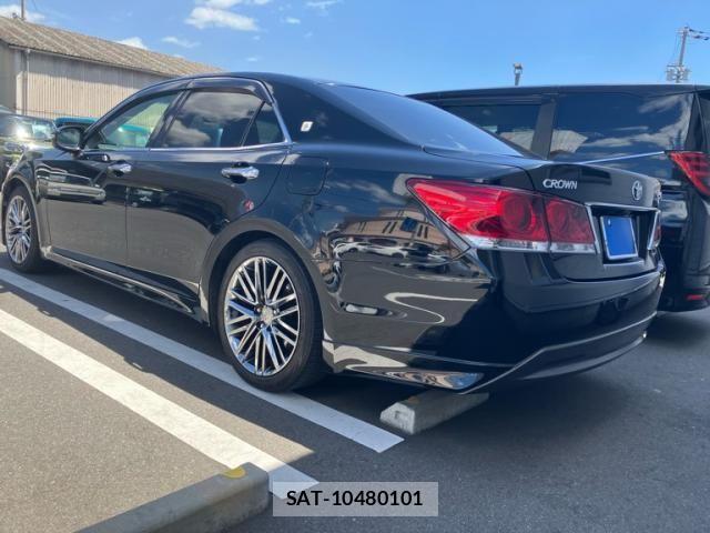 Toyota CROWN SEDAN 2013-02 8411781-3