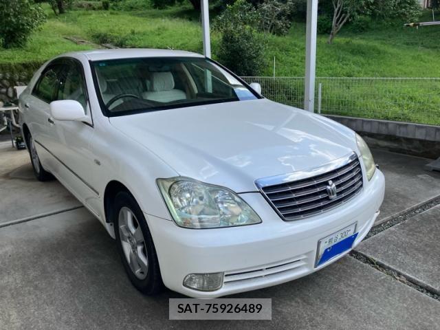 Toyota CROWN SEDAN 2005-08 8411786-1