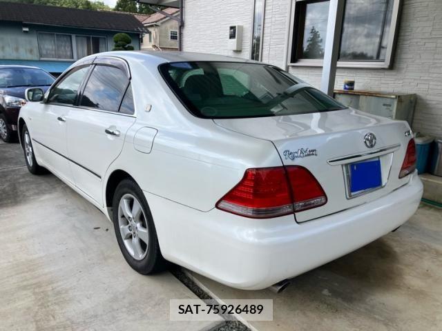 Toyota CROWN SEDAN 2005-08 8411786-2