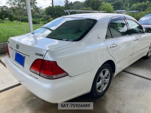 Toyota CROWN SEDAN 2005-08 8411786-3