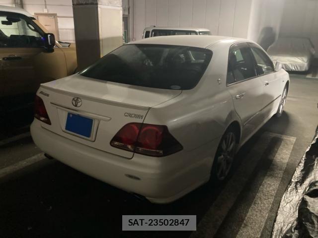 Toyota CROWN SEDAN 2007-08 8411788-11