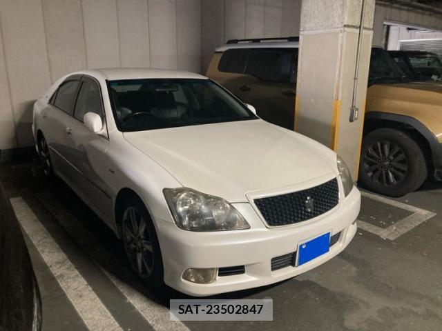 Toyota CROWN SEDAN 2007-08 8411788-1