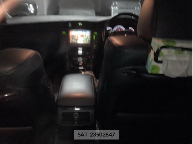 Toyota CROWN SEDAN 2007-08 8411788-20