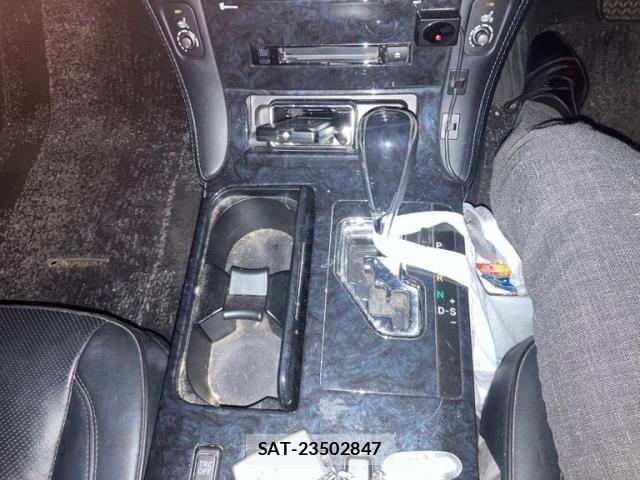 Toyota CROWN SEDAN 2007-08 8411788-24