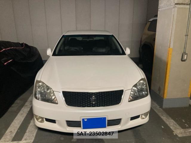 Toyota CROWN SEDAN 2007-08 8411788-2