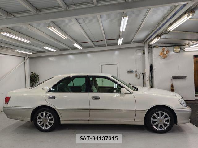 Toyota CROWN SEDAN 2003-09 8411780-18