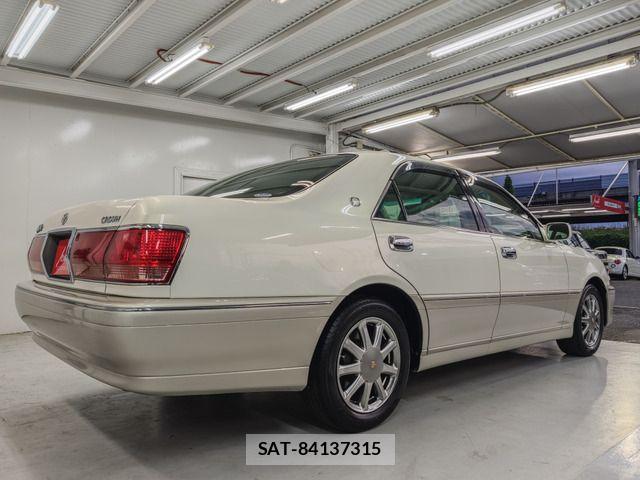 Toyota CROWN SEDAN 2003-09 8411780-19
