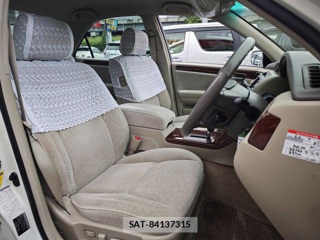 Toyota CROWN SEDAN 2003-09 8411780-3