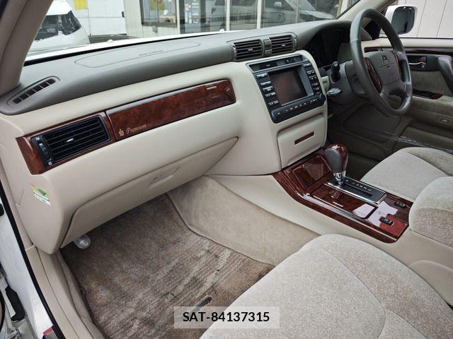 Toyota CROWN SEDAN 2003-09 8411780-7