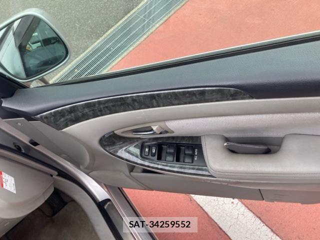 Toyota CROWN SEDAN 2006-02 8411789-13