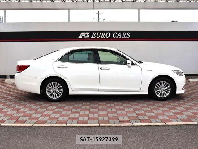 Toyota CROWN SEDAN 2015-12 8411776-3