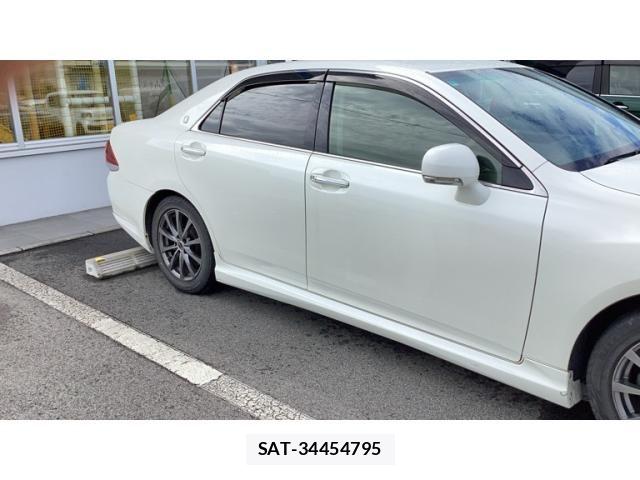 Toyota CROWN SEDAN 2012-03 8411782-9