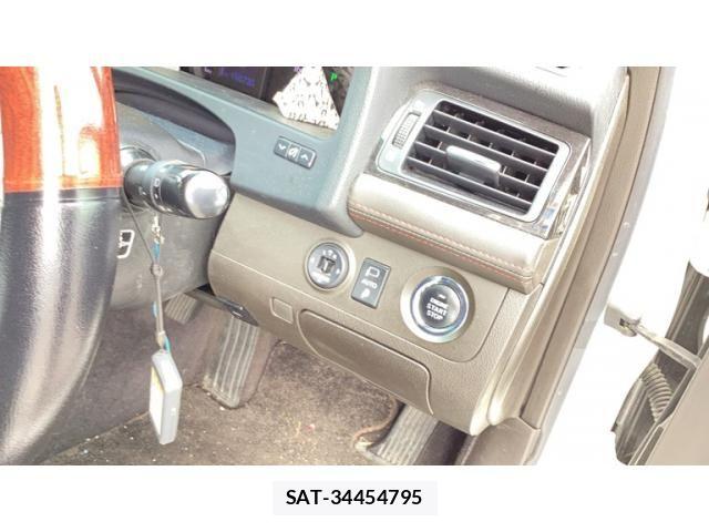 Toyota CROWN SEDAN 2012-03 8411782-15