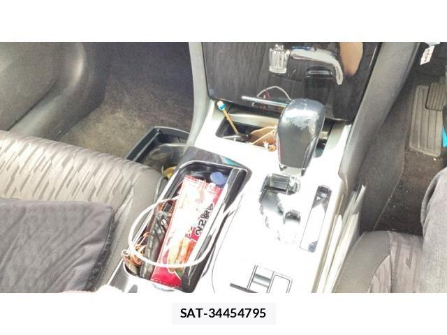Toyota CROWN SEDAN 2012-03 8411782-18