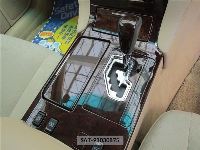 Toyota CROWN SEDAN 2007-11 8411784-9