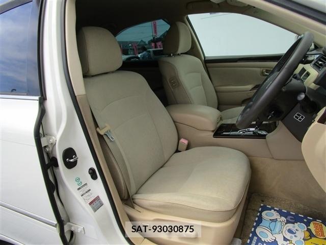 Toyota CROWN SEDAN 2007-11 8411784-13