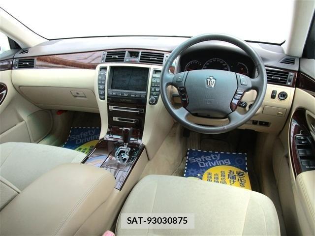 Toyota CROWN SEDAN 2007-11 8411784-1