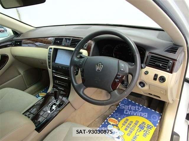 Toyota CROWN SEDAN 2007-11 8411784-25