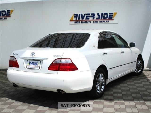 Toyota CROWN SEDAN 2007-11 8411784-2