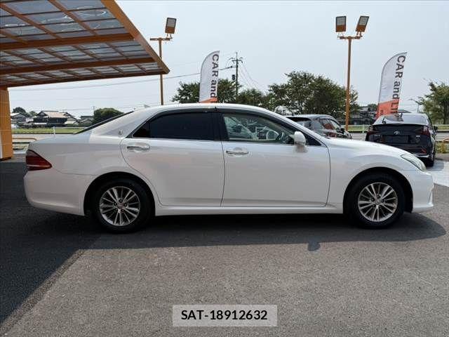 Toyota CROWN SEDAN 2010-03 8411783-11