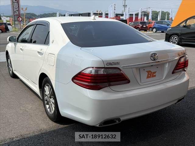 Toyota CROWN SEDAN 2010-03 8411783-14