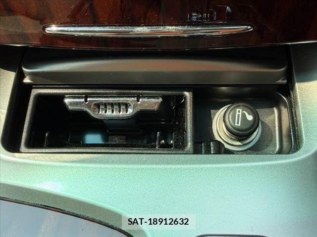 Toyota CROWN SEDAN 2010-03 8411783-26