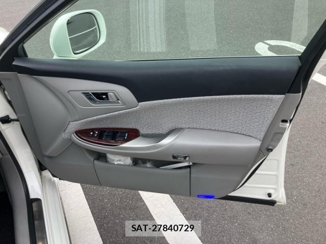 Toyota CROWN SEDAN 2010-07 8411004-11