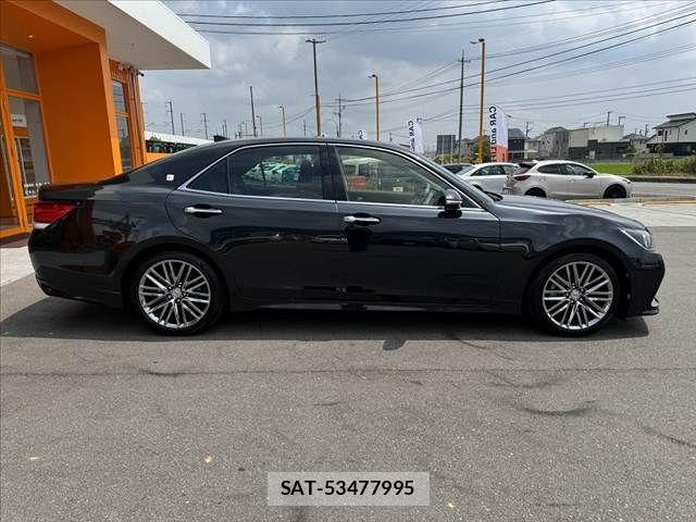 Toyota CROWN SEDAN 2016-08 8411777-10