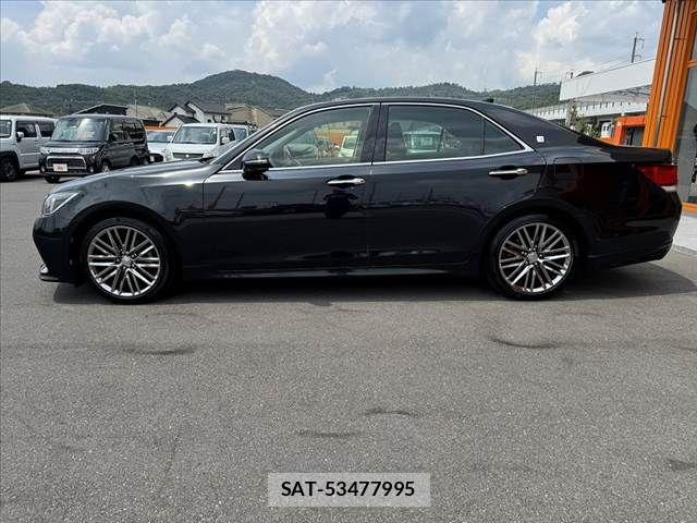 Toyota CROWN SEDAN 2016-08 8411777-11