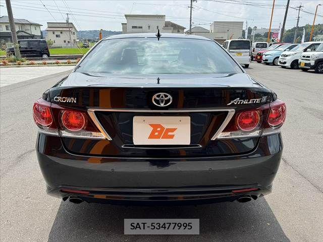 Toyota CROWN SEDAN 2016-08 8411777-13