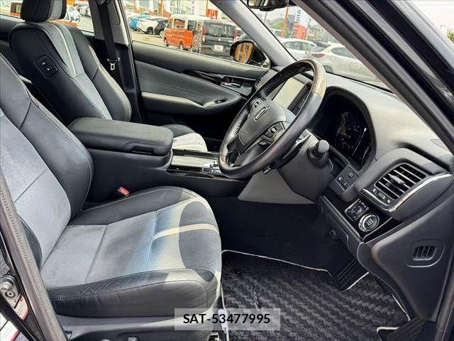 Toyota CROWN SEDAN 2016-08 8411777-15
