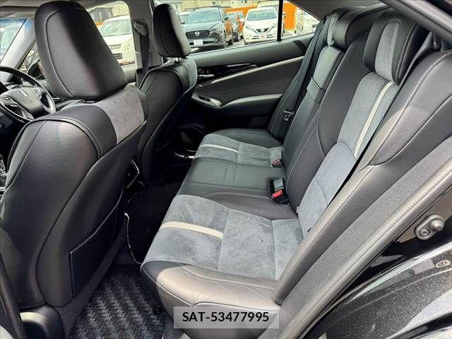 Toyota CROWN SEDAN 2016-08 8411777-18