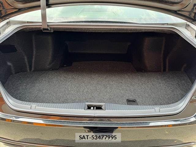 Toyota CROWN SEDAN 2016-08 8411777-19