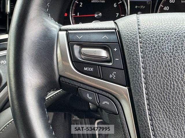 Toyota CROWN SEDAN 2016-08 8411777-23