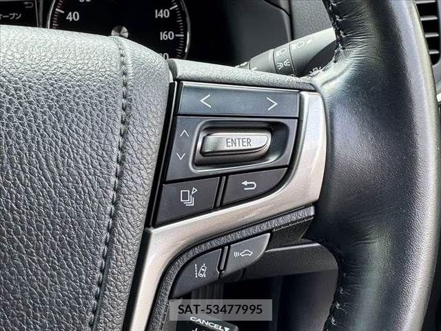 Toyota CROWN SEDAN 2016-08 8411777-24