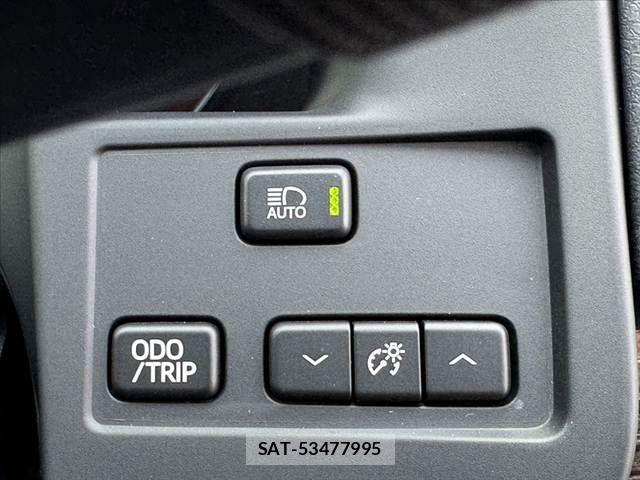 Toyota CROWN SEDAN 2016-08 8411777-26