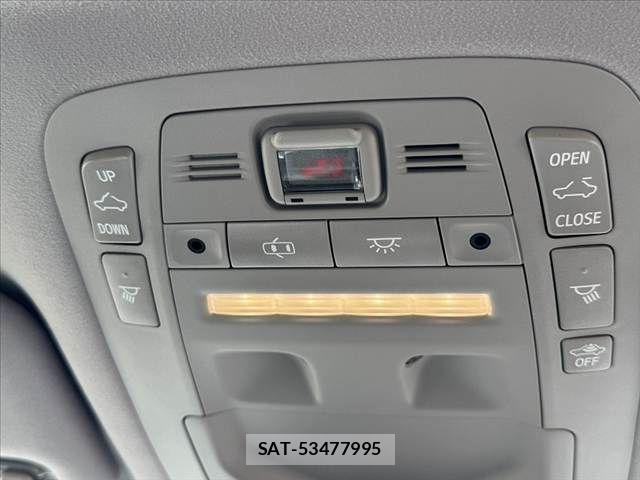 Toyota CROWN SEDAN 2016-08 8411777-27
